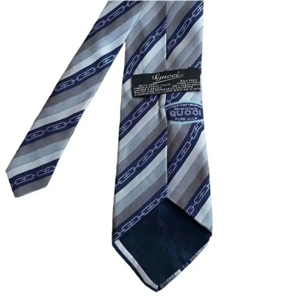 Gucci Mens GG Link Logo Print Neck Tie Blue Stripe 100% Silk Luxury Professional